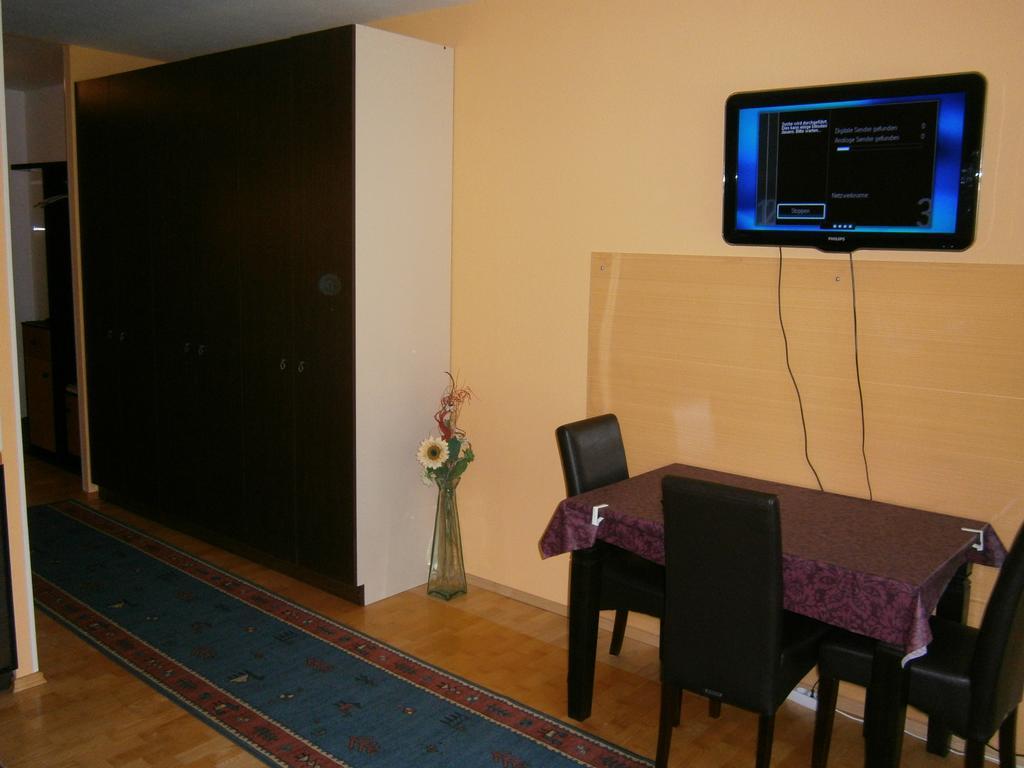 Ferienwohnung "Isidora" Villach Esterno foto